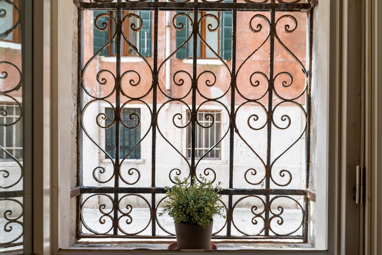San Giacomo Pied-A-Terre House By Wonderful Italy เวนิส ภายนอก รูปภาพ