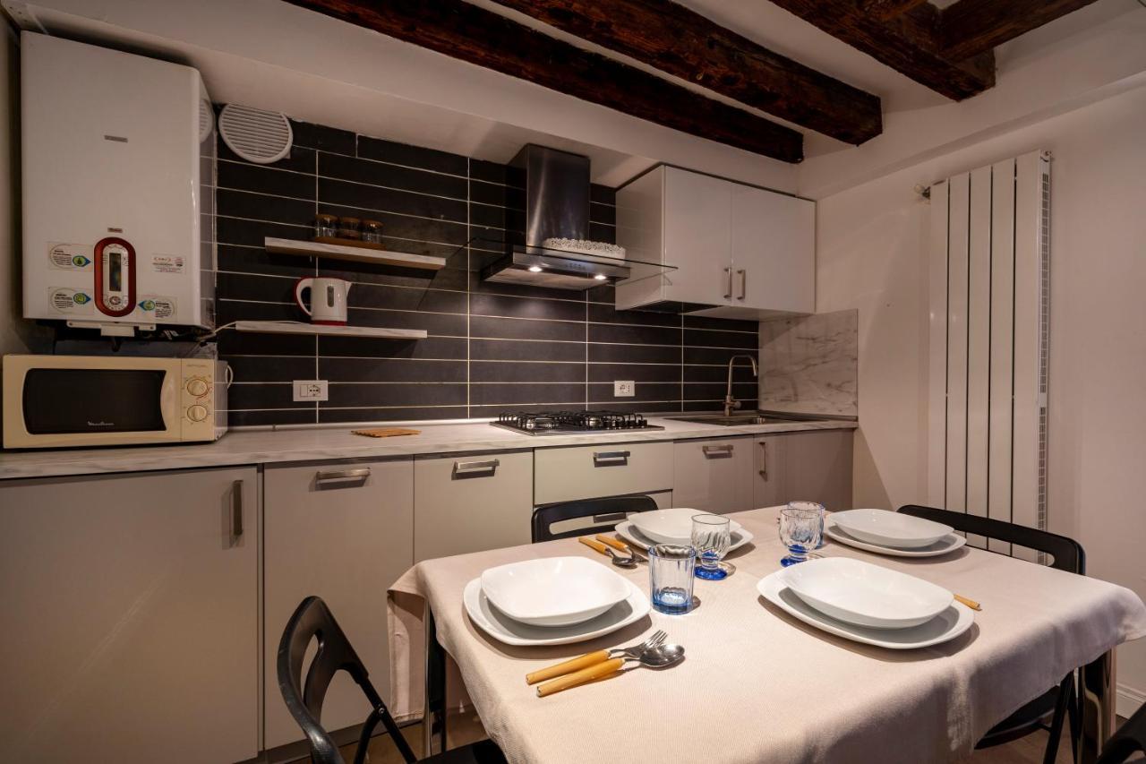 San Giacomo Pied-A-Terre House By Wonderful Italy เวนิส ภายนอก รูปภาพ