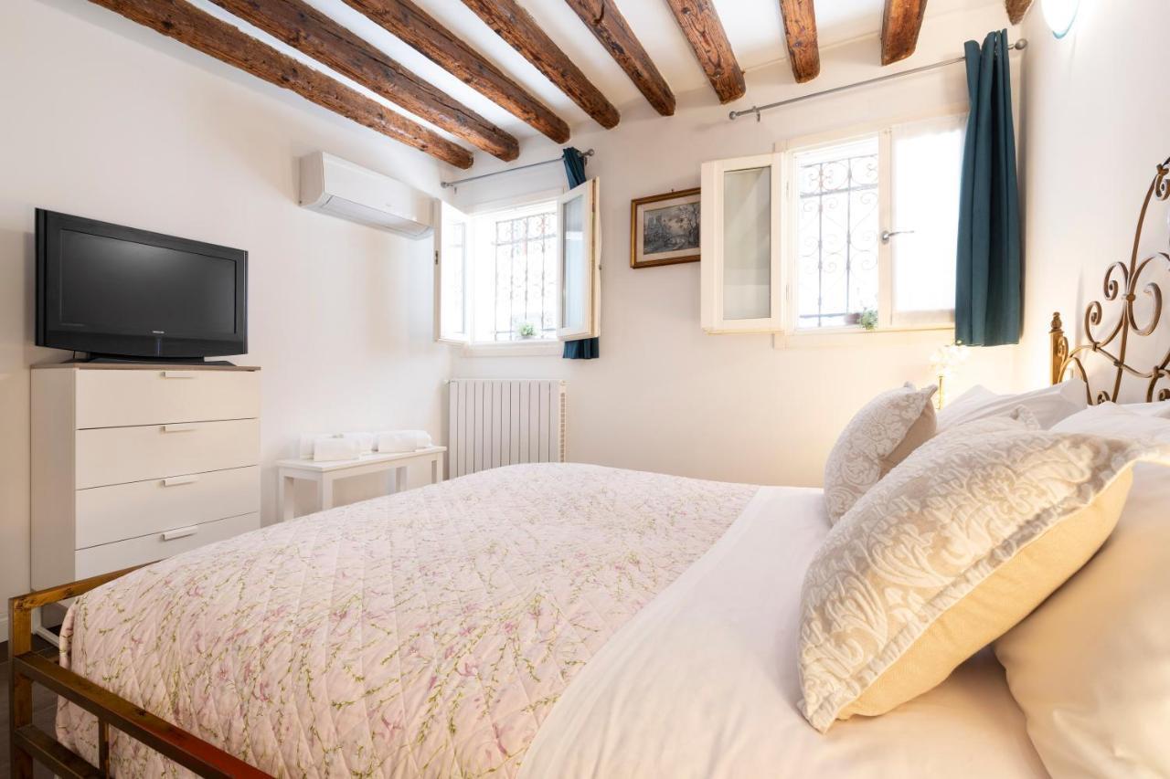 San Giacomo Pied-A-Terre House By Wonderful Italy เวนิส ภายนอก รูปภาพ