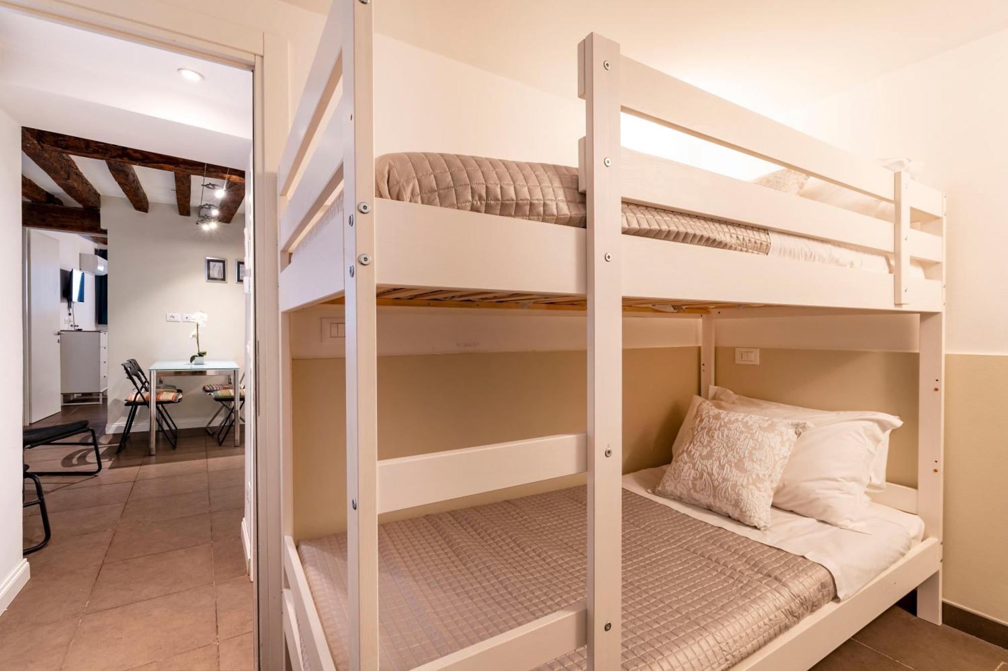 San Giacomo Pied-A-Terre House By Wonderful Italy เวนิส ภายนอก รูปภาพ